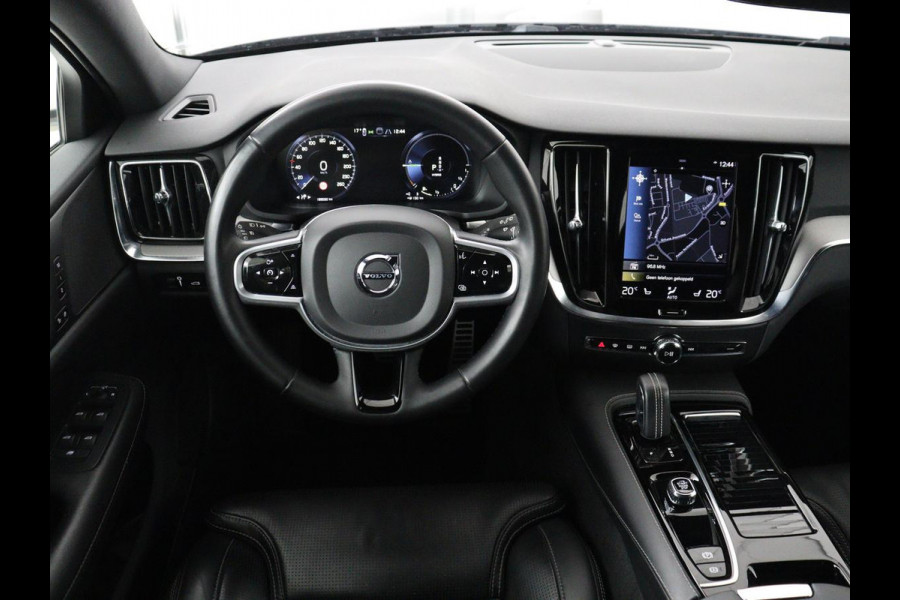 Volvo V60 2.0 T6 Recharge AWD R-Design | Trekhaak | Stoelventilatie | Massage | Memory | Adaptive cruise | Carplay | Camera | Keyless | Navigatie | Full LED | PHEV | Plug In