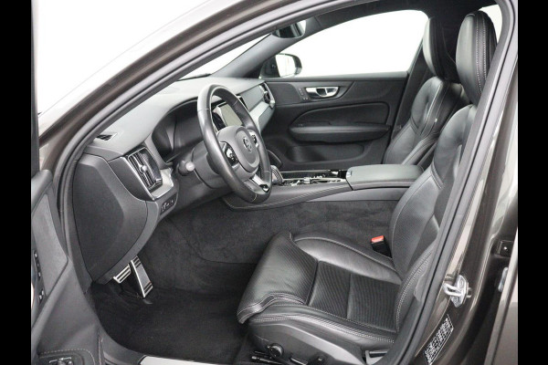 Volvo V60 2.0 T6 Recharge AWD R-Design | Trekhaak | Stoelventilatie | Massage | Memory | Adaptive cruise | Carplay | Camera | Keyless | Navigatie | Full LED | PHEV | Plug In