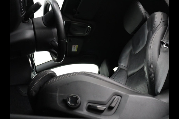Volvo V60 2.0 T6 Recharge AWD R-Design | Trekhaak | Stoelventilatie | Massage | Memory | Adaptive cruise | Carplay | Camera | Keyless | Navigatie | Full LED | PHEV | Plug In