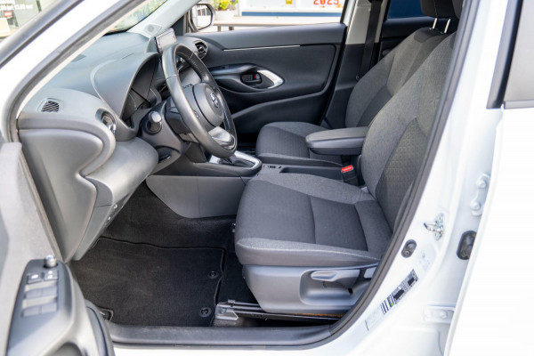 Toyota Yaris Cross 1.5 Hybrid Active|Prijs rijklaar incl 12 mnd garantie|Camera Clima Stoelverwarming Carplay