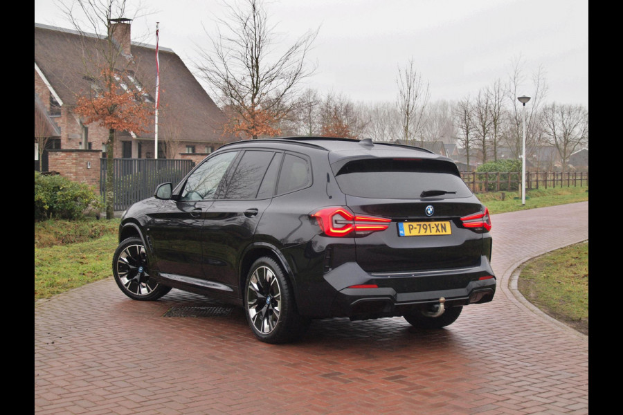 BMW iX3 High Executive 80 kWh | Nieuw Model | Panoramadak | Trekhaak | Harman Kardon | NL-Auto | Full Options