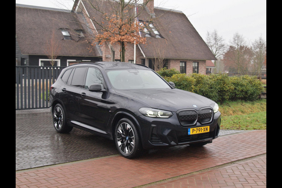 BMW iX3 High Executive 80 kWh | Nieuw Model | Panoramadak | Trekhaak | Harman Kardon | NL-Auto | Full Options