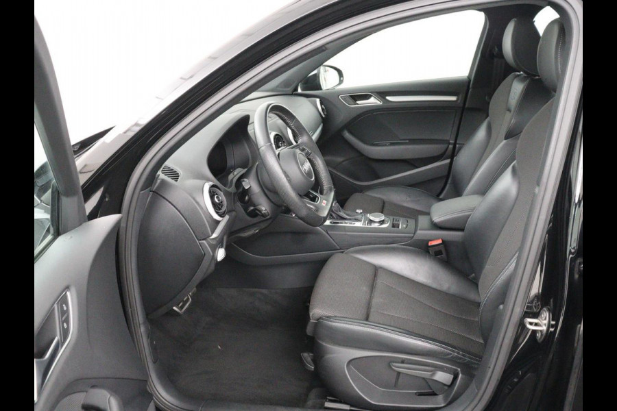 Audi A3 35 TFSI Advance Sport | Panoramadak | S-Line | Stoelverwarming | Half leder | Carplay | Virtual Cockpit | Navigatie | Cruise control | Full LED | DAB | Sportstoelen | Parkeerhulp