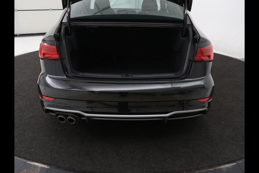 Audi A3 35 TFSI Advance Sport | Panoramadak | S-Line | Stoelverwarming | Half leder | Carplay | Virtual Cockpit | Navigatie | Cruise control | Full LED | DAB | Sportstoelen | Parkeerhulp
