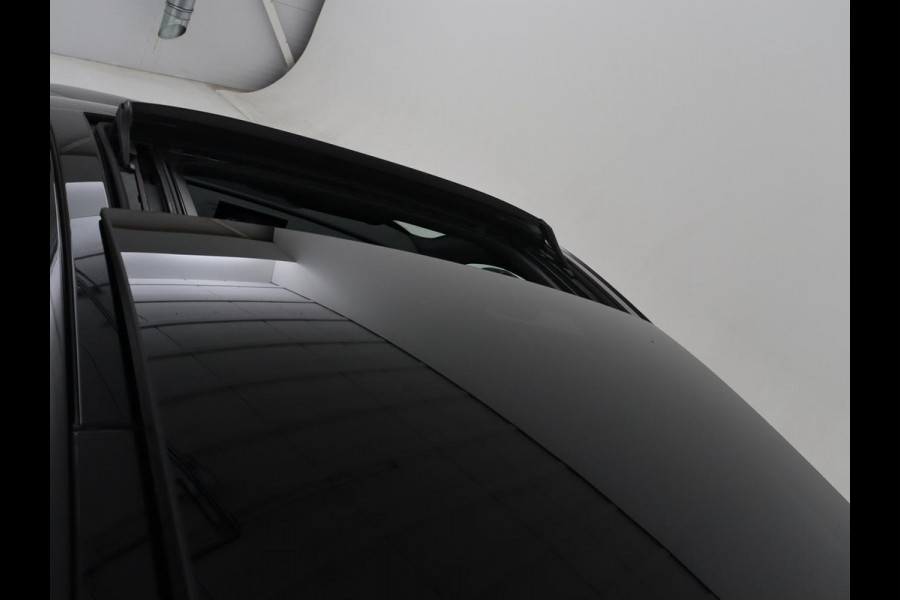 Audi A3 35 TFSI Advance Sport | Panoramadak | S-Line | Stoelverwarming | Half leder | Carplay | Virtual Cockpit | Navigatie | Cruise control | Full LED | DAB | Sportstoelen | Parkeerhulp