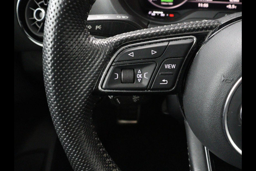 Audi A3 35 TFSI Advance Sport | Panoramadak | S-Line | Stoelverwarming | Half leder | Carplay | Virtual Cockpit | Navigatie | Cruise control | Full LED | DAB | Sportstoelen | Parkeerhulp