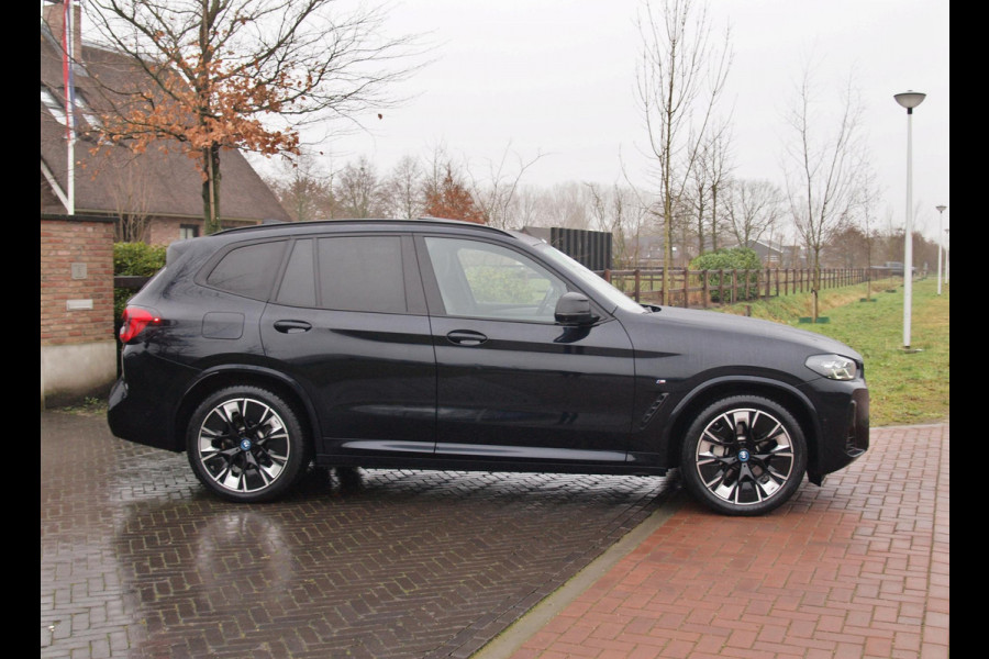 BMW iX3 High Executive 80 kWh | Nieuw Model | Panoramadak | Trekhaak | Harman Kardon | NL-Auto | Full Options