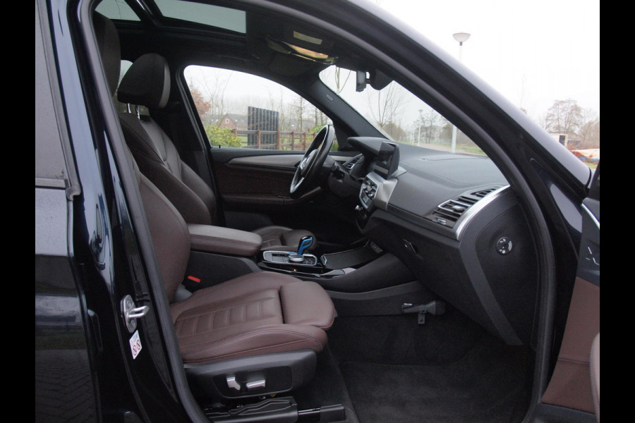 BMW iX3 High Executive 80 kWh | Nieuw Model | Panoramadak | Trekhaak | Harman Kardon | NL-Auto | Full Options
