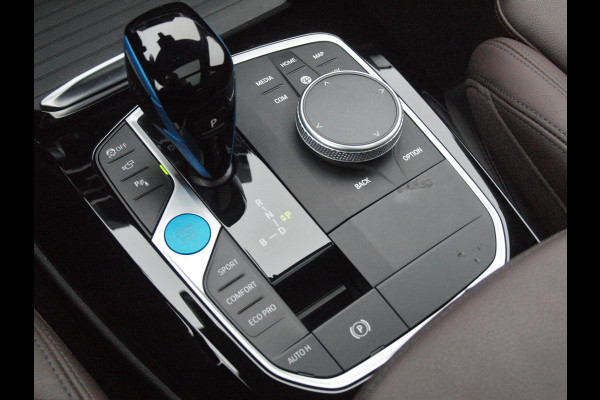 BMW iX3 High Executive 80 kWh | Nieuw Model | Panoramadak | Trekhaak | Harman Kardon | NL-Auto | Full Options