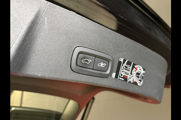 Volvo XC40 Recharge P8 AWD R-Design | | SOH 92% | Panoramadak | Apple Carplay | Stoel/Stuurverwarming