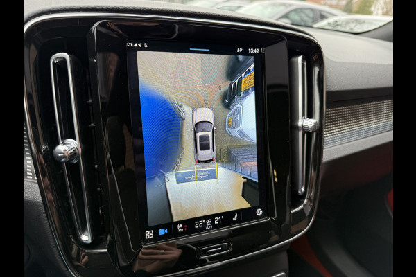 Volvo XC40 Recharge P8 AWD R-Design | | SOH 92% | Panoramadak | Apple Carplay | Stoel/Stuurverwarming