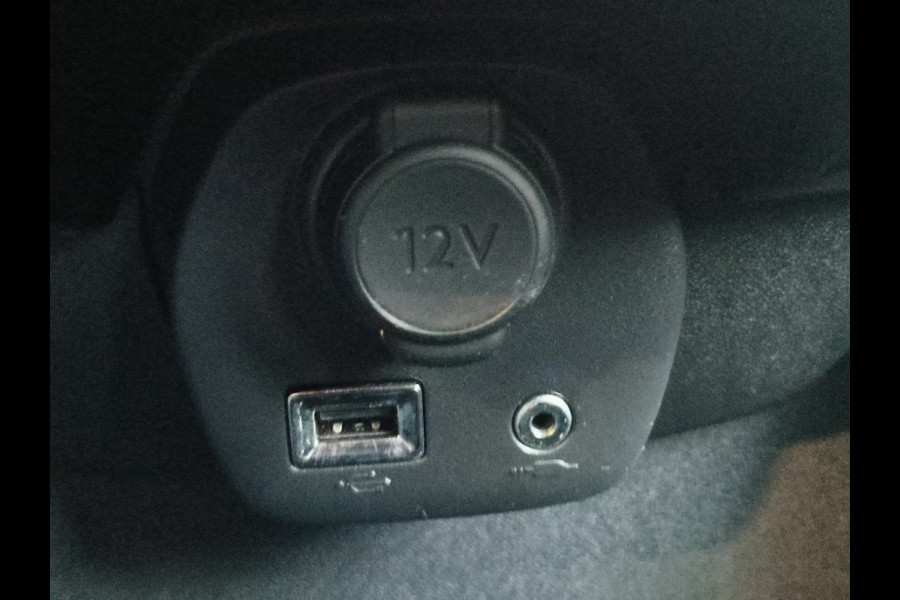 Citroën C1 1.0 VTi - Apple/Android uit 2020 Rijklaar + 12 maanden Bovag-garantie Henk Jongen Auto's in Helmond,  al 50 jaar service zoals 't hoort!