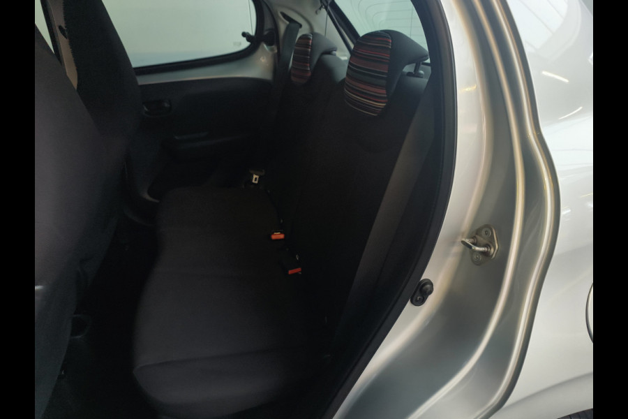 Citroën C1 1.0 VTi - Apple/Android uit 2020 Rijklaar + 12 maanden Bovag-garantie Henk Jongen Auto's in Helmond,  al 50 jaar service zoals 't hoort!