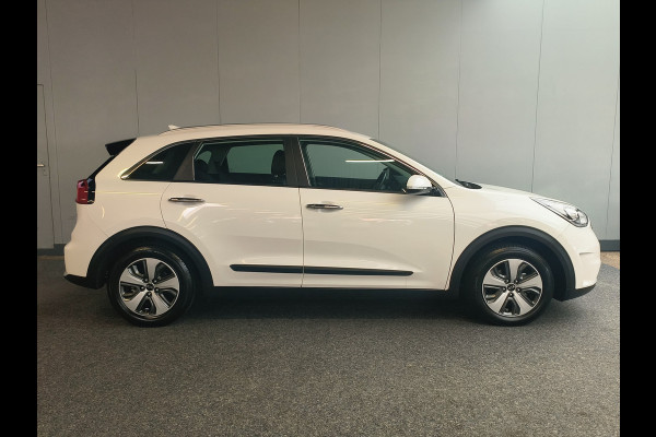 Kia Niro 1.6 GDi Hybrid DynamicLine Rijklaar + 12 maanden Bovag-garantie Henk Jongen Auto's in Helmond,  al 50 jaar service zoals 't hoort!