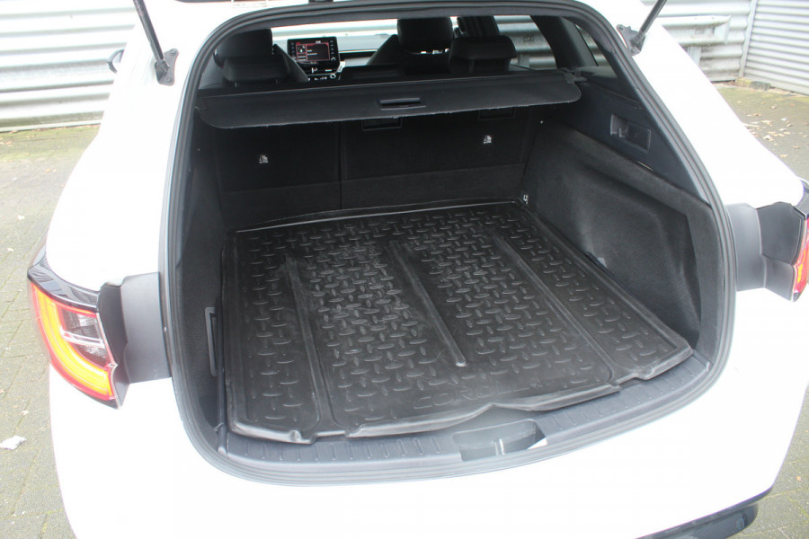 Toyota Corolla Touring Sports 1.8 Hybrid 140pk GR-Sport NL-Auto NAP 1e eigenaar Clima Cruise Carplay Camera 17"LMV
