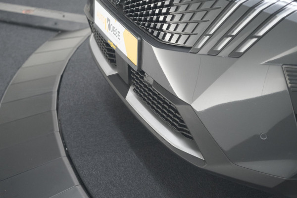 Peugeot 3008 1.2 Hybrid 136 GT | Panoramdak | 360 Camera | Stoelverwarming | Elektrische Kofferklep | Allseason Banden