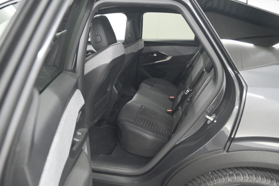 Peugeot 3008 1.2 Hybrid 136 GT | Panoramdak | 360 Camera | Stoelverwarming | Elektrische Kofferklep | Allseason Banden