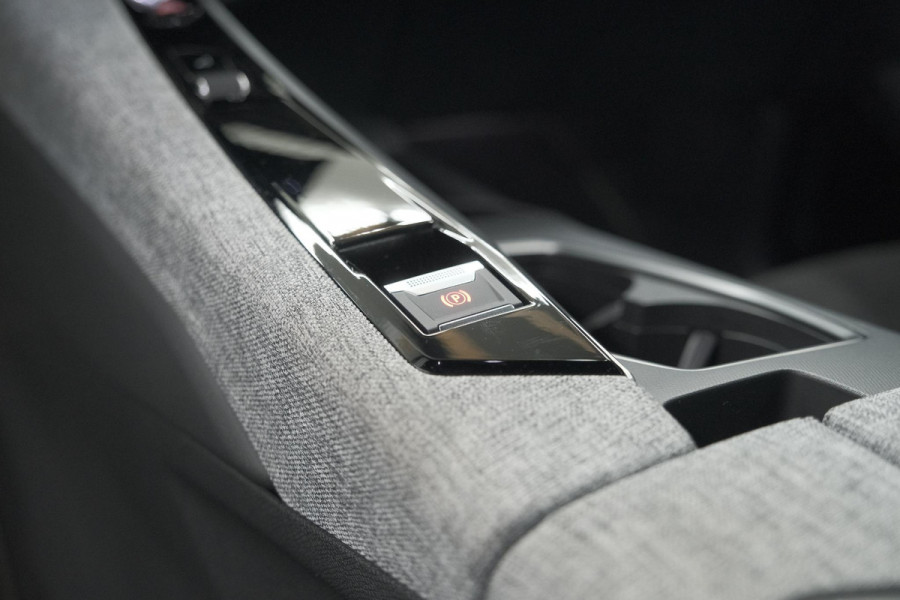 Peugeot 3008 1.2 Hybrid 136 GT | Panoramdak | 360 Camera | Stoelverwarming | Elektrische Kofferklep | Allseason Banden