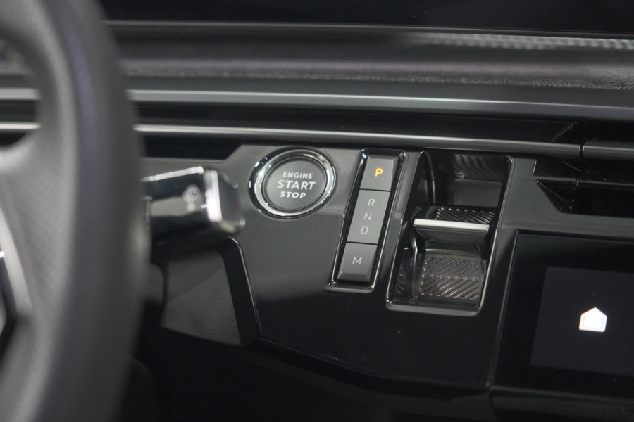 Peugeot 3008 1.2 Hybrid 136 GT | Panoramdak | 360 Camera | Stoelverwarming | Elektrische Kofferklep | Allseason Banden