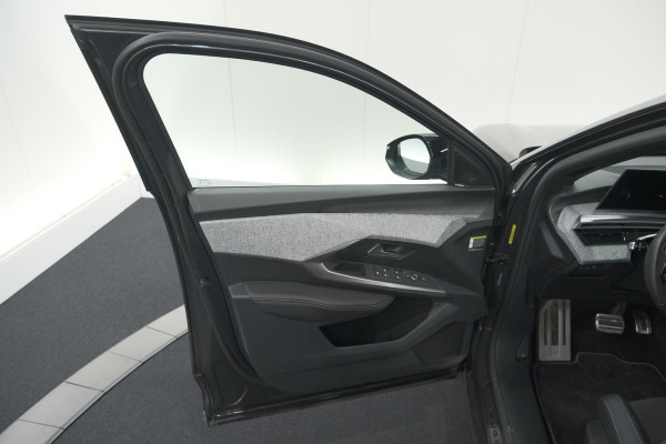 Peugeot 3008 1.2 Hybrid 136 GT | Panoramdak | 360 Camera | Stoelverwarming | Elektrische Kofferklep | Allseason Banden