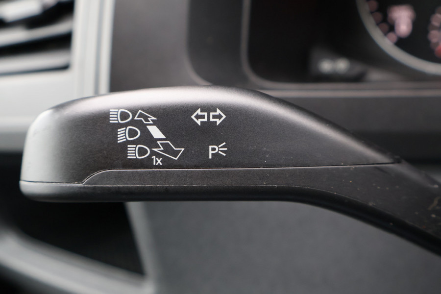 Volkswagen Transporter 2.0 TDI L2 H1 Automaat