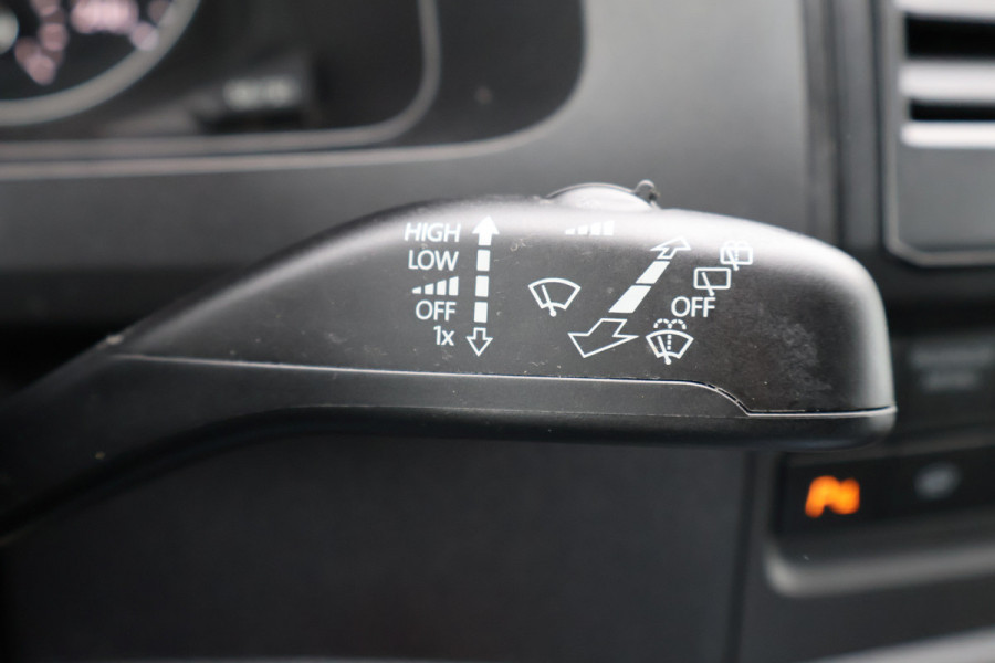 Volkswagen Transporter 2.0 TDI L2 H1 Automaat