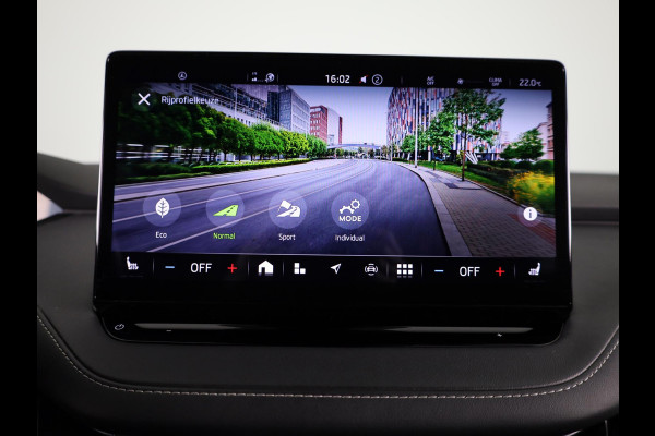 Škoda ENYAQ iV 60 Sportline 180 pk | SoH 90% | Navigatie | Parkeersensoren | Achteruitrijcamera | Autom. airco (3 zones) | Stoelverwarming | Keyless |