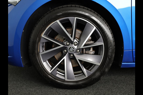 Škoda ENYAQ iV 60 Sportline 180 pk | SoH 90% | Navigatie | Parkeersensoren | Achteruitrijcamera | Autom. airco (3 zones) | Stoelverwarming | Keyless |