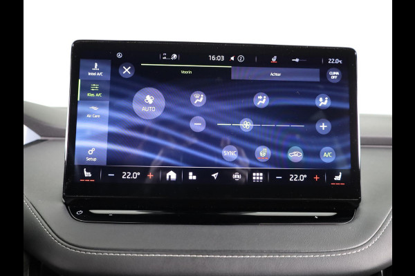 Škoda ENYAQ iV 60 Sportline 180 pk | SoH 90% | Navigatie | Parkeersensoren | Achteruitrijcamera | Autom. airco (3 zones) | Stoelverwarming | Keyless |