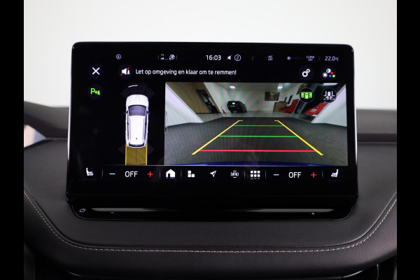 Škoda ENYAQ iV 60 Sportline 180 pk | SoH 90% | Navigatie | Parkeersensoren | Achteruitrijcamera | Autom. airco (3 zones) | Stoelverwarming | Keyless |