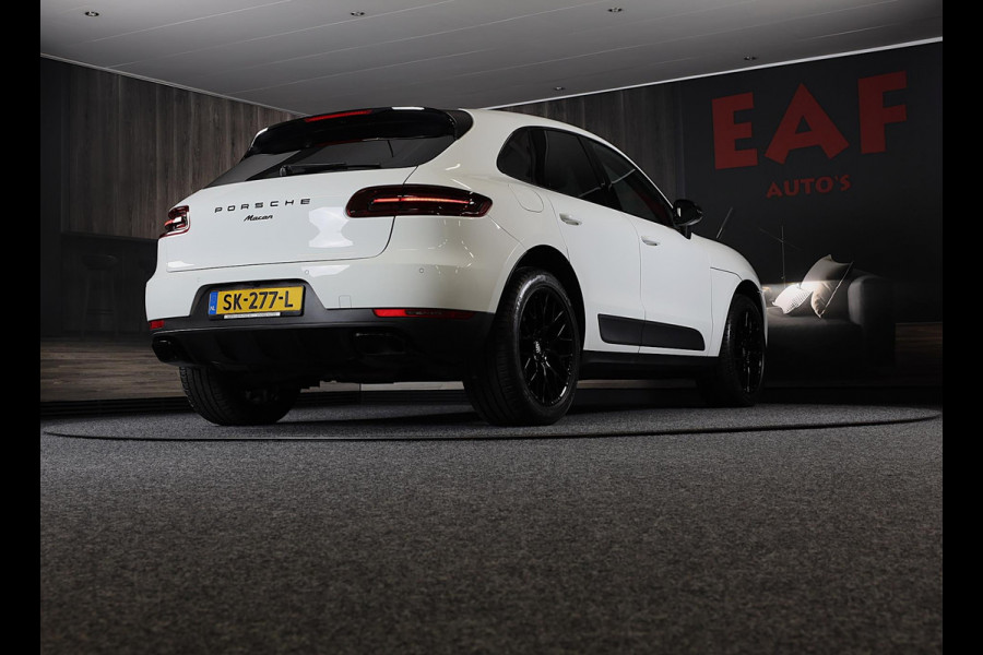 Porsche Macan 2.0 / Luchtvering / Camera / Cruise Control / Dode Hoek / F1 / Lane Assist / Leder / Memory / Xenon / Pdc / 20 Inch