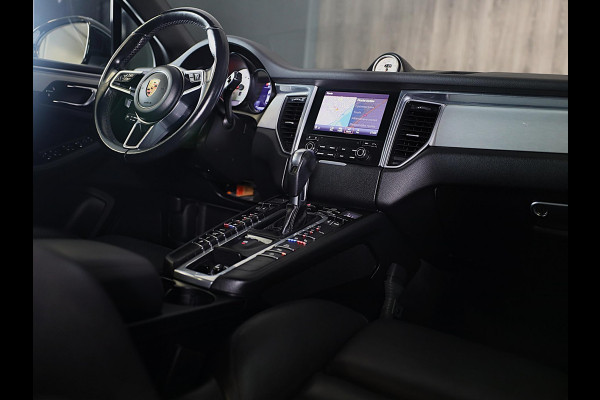 Porsche Macan 2.0 / Luchtvering / Camera / Cruise Control / Dode Hoek / F1 / Lane Assist / Leder / Memory / Xenon / Pdc / 20 Inch