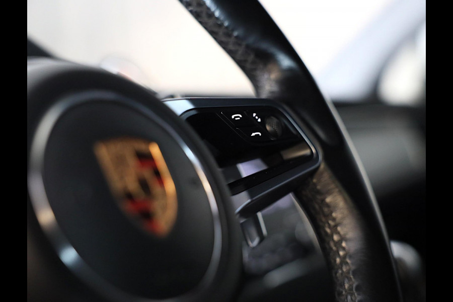 Porsche Macan 2.0 / Luchtvering / Camera / Cruise Control / Dode Hoek / F1 / Lane Assist / Leder / Memory / Xenon / Pdc / 20 Inch