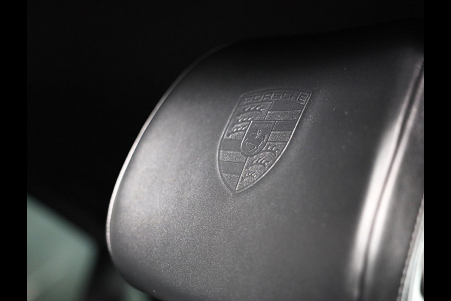 Porsche Macan 2.0 / Luchtvering / Camera / Cruise Control / Dode Hoek / F1 / Lane Assist / Leder / Memory / Xenon / Pdc / 20 Inch