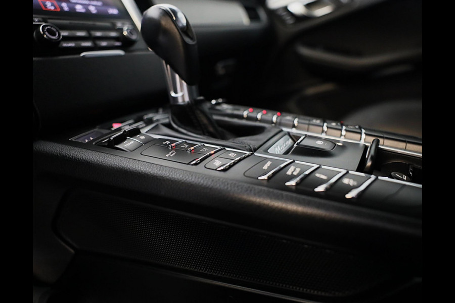Porsche Macan 2.0 / Luchtvering / Camera / Cruise Control / Dode Hoek / F1 / Lane Assist / Leder / Memory / Xenon / Pdc / 20 Inch