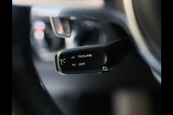 Porsche Macan 2.0 / Luchtvering / Camera / Cruise Control / Dode Hoek / F1 / Lane Assist / Leder / Memory / Xenon / Pdc / 20 Inch