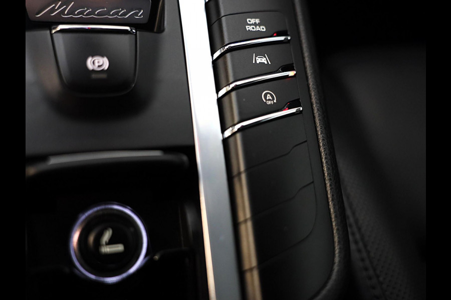 Porsche Macan 2.0 / Luchtvering / Camera / Cruise Control / Dode Hoek / F1 / Lane Assist / Leder / Memory / Xenon / Pdc / 20 Inch