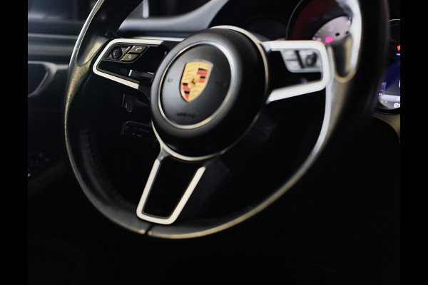 Porsche Macan 2.0 / Luchtvering / Camera / Cruise Control / Dode Hoek / F1 / Lane Assist / Leder / Memory / Xenon / Pdc / 20 Inch