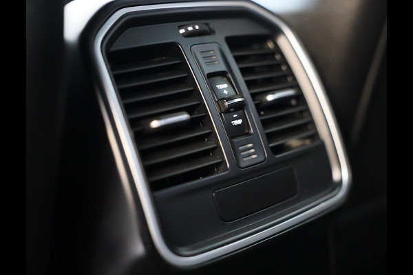 Porsche Macan 2.0 / Luchtvering / Camera / Cruise Control / Dode Hoek / F1 / Lane Assist / Leder / Memory / Xenon / Pdc / 20 Inch