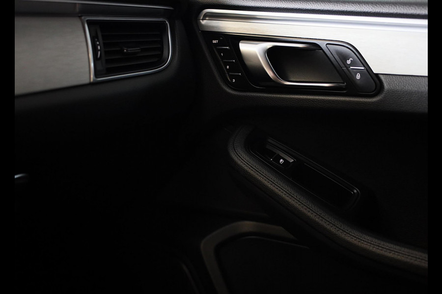Porsche Macan 2.0 / Luchtvering / Camera / Cruise Control / Dode Hoek / F1 / Lane Assist / Leder / Memory / Xenon / Pdc / 20 Inch