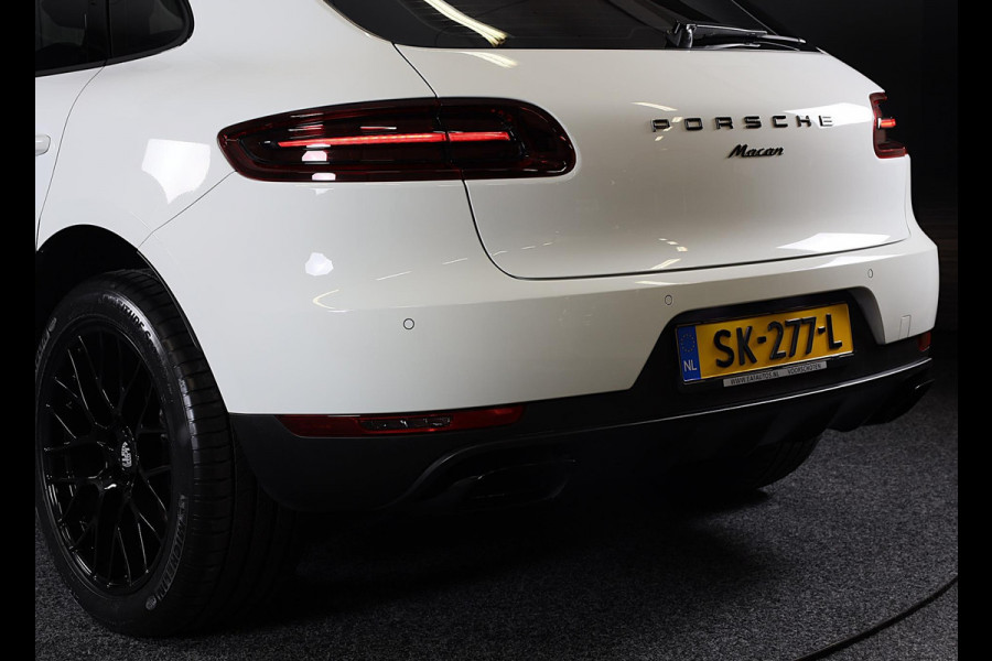 Porsche Macan 2.0 / Luchtvering / Camera / Cruise Control / Dode Hoek / F1 / Lane Assist / Leder / Memory / Xenon / Pdc / 20 Inch