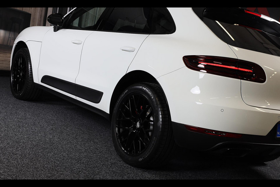 Porsche Macan 2.0 / Luchtvering / Camera / Cruise Control / Dode Hoek / F1 / Lane Assist / Leder / Memory / Xenon / Pdc / 20 Inch
