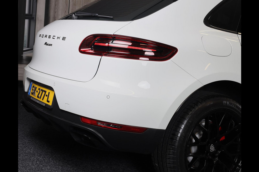 Porsche Macan 2.0 / Luchtvering / Camera / Cruise Control / Dode Hoek / F1 / Lane Assist / Leder / Memory / Xenon / Pdc / 20 Inch