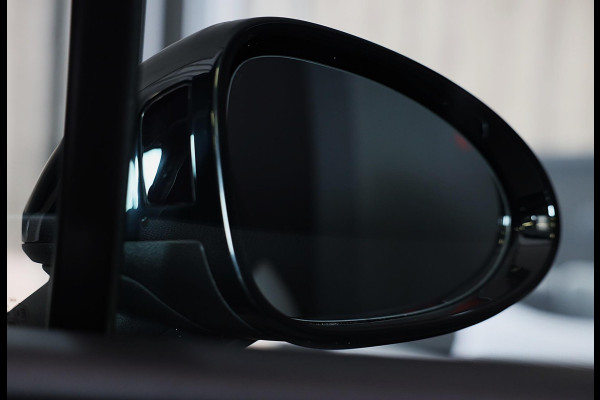 Porsche Macan 2.0 / Luchtvering / Camera / Cruise Control / Dode Hoek / F1 / Lane Assist / Leder / Memory / Xenon / Pdc / 20 Inch