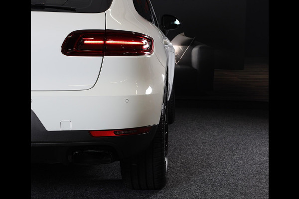 Porsche Macan 2.0 / Luchtvering / Camera / Cruise Control / Dode Hoek / F1 / Lane Assist / Leder / Memory / Xenon / Pdc / 20 Inch