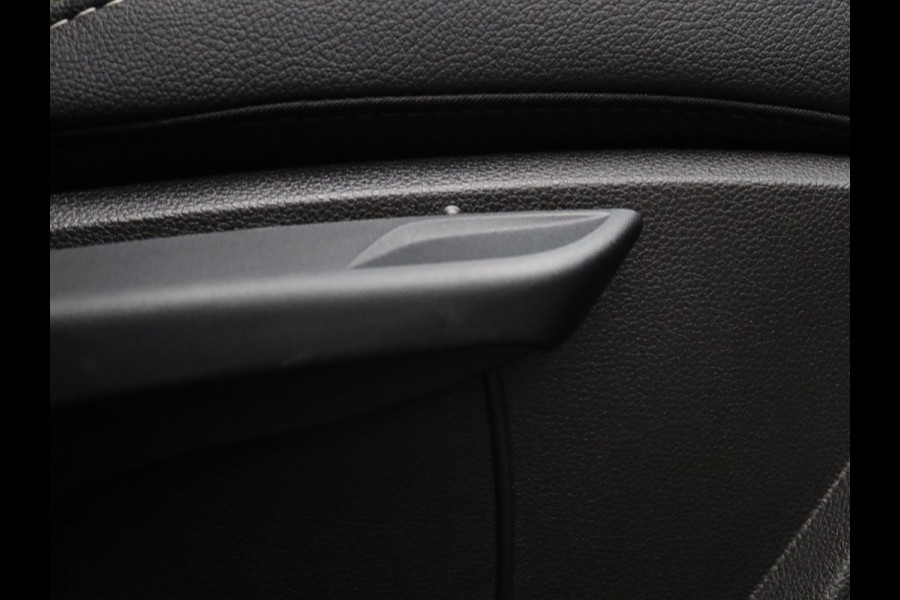 Renault Clio 1.6 E-Tech Full Hybrid techno 145pk 360° Camera | Cruise | Navi | Parkeersens. v+a | Stoel-/stuurverw.