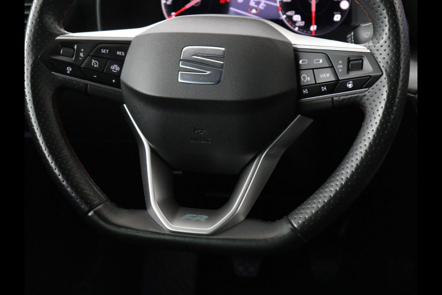 Seat Leon 1.0 TSI FR Launch Edition | Panoramadak | Trekhaak | Stoelverwarming | Camera | Carplay | Navigatie | Sfeerverlichting | Adaptive cruise | Keyless | Full LED | Dodehoek detectie