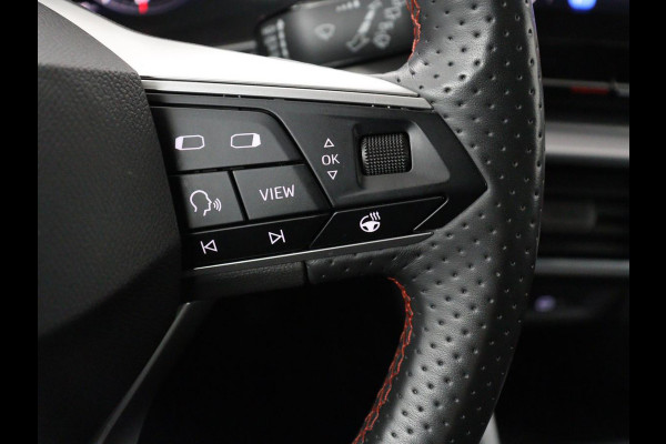 Seat Leon 1.0 TSI FR Launch Edition | Panoramadak | Trekhaak | Stoelverwarming | Camera | Carplay | Navigatie | Sfeerverlichting | Adaptive cruise | Keyless | Full LED | Dodehoek detectie