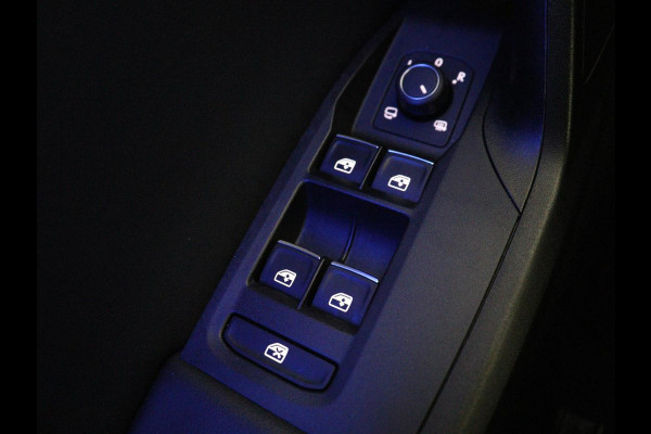 Seat Leon 1.0 TSI FR Launch Edition | Panoramadak | Trekhaak | Stoelverwarming | Camera | Carplay | Navigatie | Sfeerverlichting | Adaptive cruise | Keyless | Full LED | Dodehoek detectie