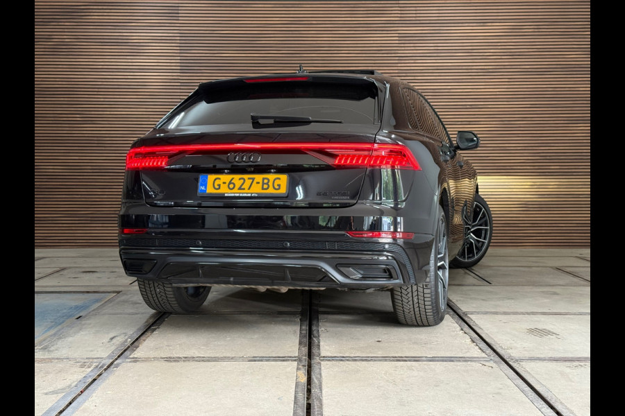 Audi Q8 55 TFSI quattro Pro Line Plus /BlackPACK/Luchtvering/PANO/ MATRIX LED/ 22INCH/ BANG&OLUFSEN/TREKHAAK